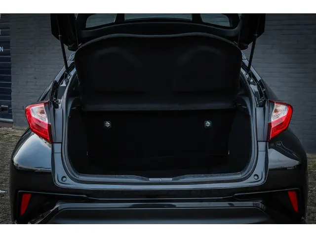 Toyota C-HR 1.8 Hybrid Dynamic 2016 Hybride Benzine 16