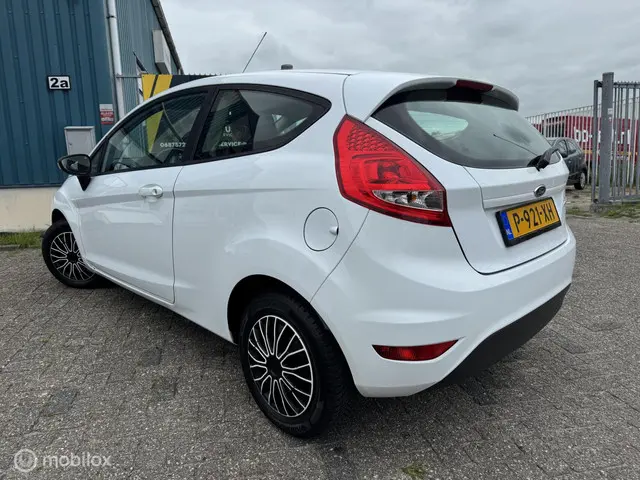 Ford Fiesta 1.25 Limited new apk|airco|boekjes 2012 Benzine 4