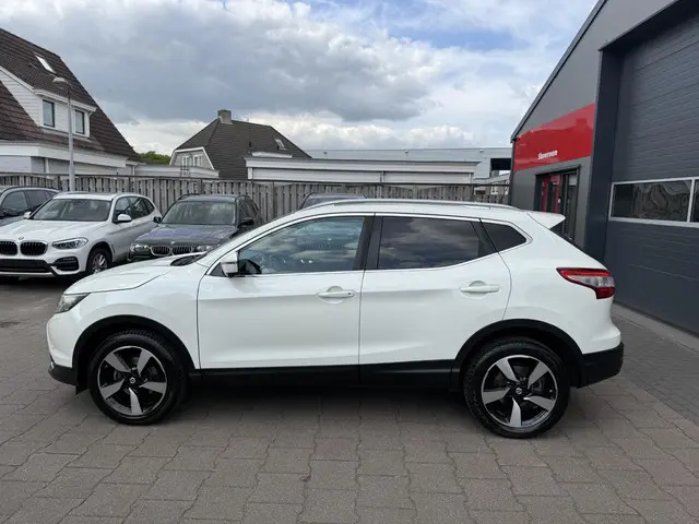 Nissan QASHQAI 1.6 163pk Connect Edition 2015 Benzine 4