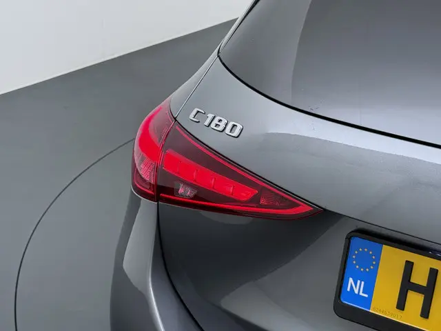 Mercedes-Benz C-Klasse Estate 180 AMG Line 2025 Benzine 3