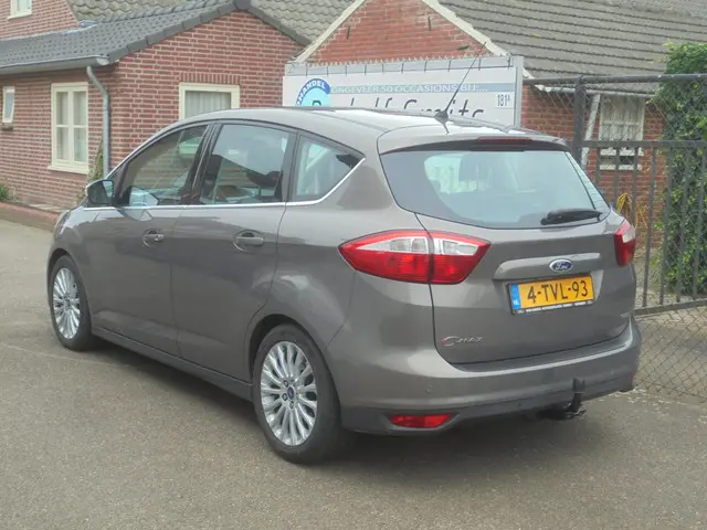 Ford C-MAX 1.0 Edition Plus * apk 6-10-26 * 2014 Benzine 3