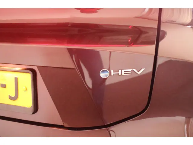 Toyota C-HR 1.8 Hybrid 140 Active 2024 Hybride Benzine 31
