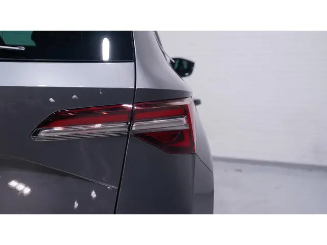 Škoda Karoq 1.5 TSI ACT Sportline Business 2023 Benzine 51