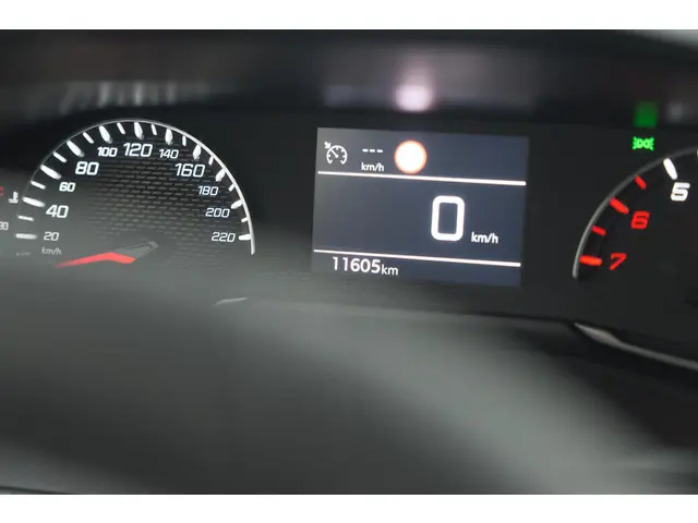 Peugeot 208 PureTech 100 Allure Pack 2023 Benzine 44