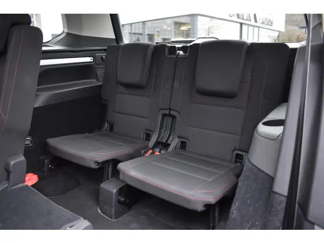 Volkswagen Touran 1.4 TSI Highline 7p 2017 Benzine 9