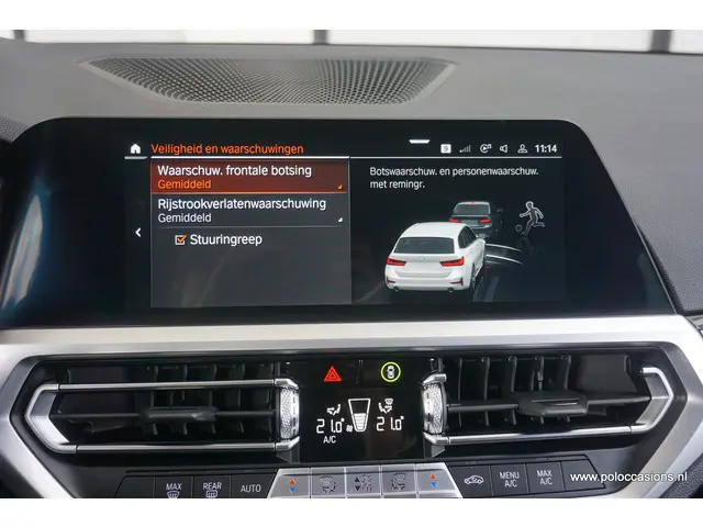 BMW 3 Serie Touring 320i 2020 Benzine 24