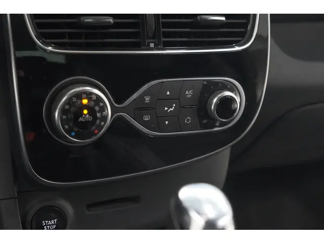 Renault Clio TCe 90 Intens 2017 Benzine 43