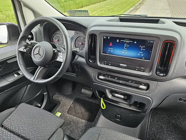 Mercedes-Benz Vito 116 2024 Diesel 8