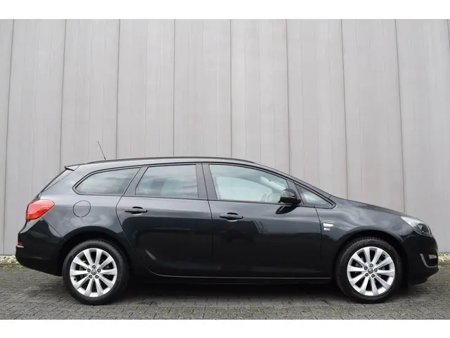 Opel Astra Sports Tourer 1.4 Turbo Sport 2013 Benzine 4