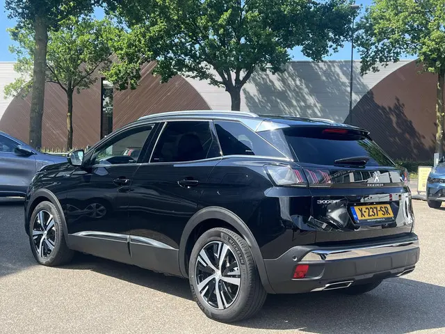 Peugeot 3008 1.6 HYbrid 225 GT 2021 Hybride Benzine 5