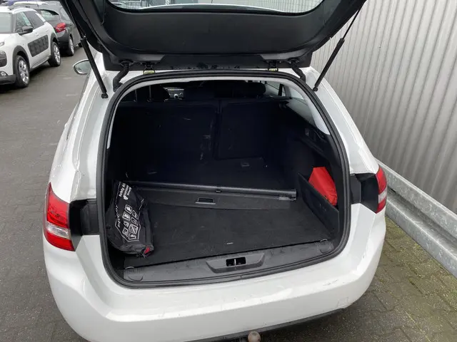 Peugeot 308 SW 1.2 PureTech Blue Lease 2016 Benzine 13