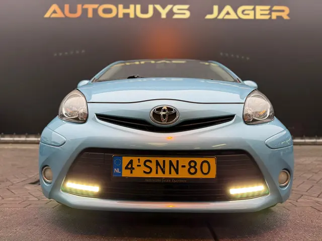 Toyota Aygo 1.0 VVT-i Dynamic Blue Automaat 2013 Benzine 25