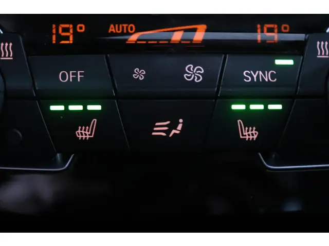 BMW X1 sDrive20i Orange Edition III 2019 Benzine 13