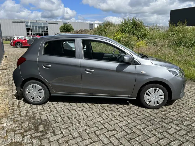 Mitsubishi Space Star 1.0 Cool+ 2020 Benzine 15