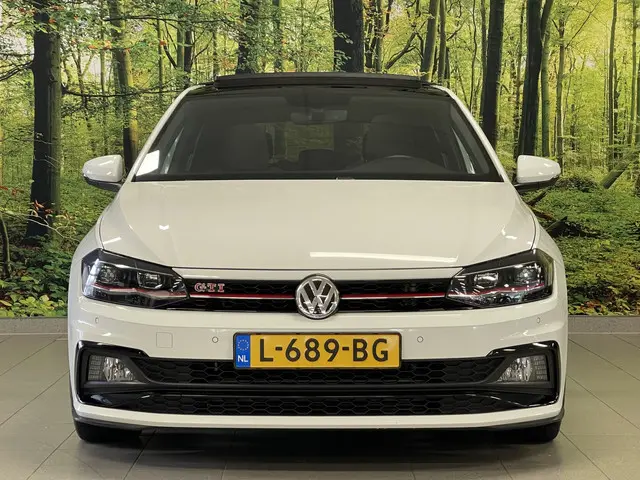 Volkswagen Polo 2