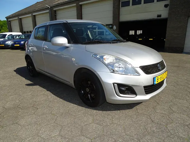 Suzuki Swift 1.2 Bandit EASSS 5 DEURS 2013 Benzine 2