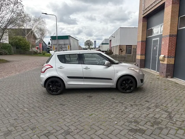 Suzuki Swift 1.2 VERKOCHT 2012 Benzine 4