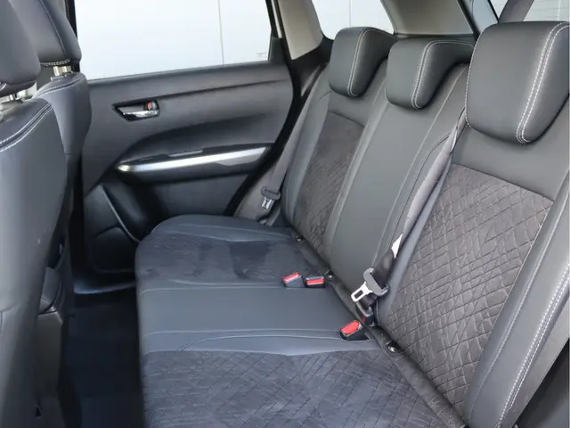 Suzuki Vitara 1.4 Boosterjet Style 2022 Hybride Benzine 27