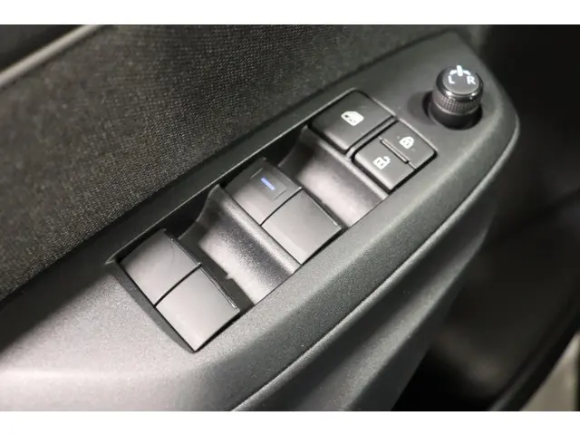 Toyota Yaris 1.5 Hybrid Dynamic, 2022 Hybride Benzine 17