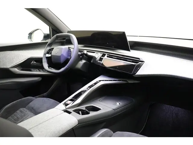 Peugeot e-5008 3