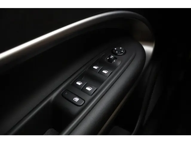 Jeep Avenger 1.2 e-Hybrid Summit 2025 Hybride Benzine 19