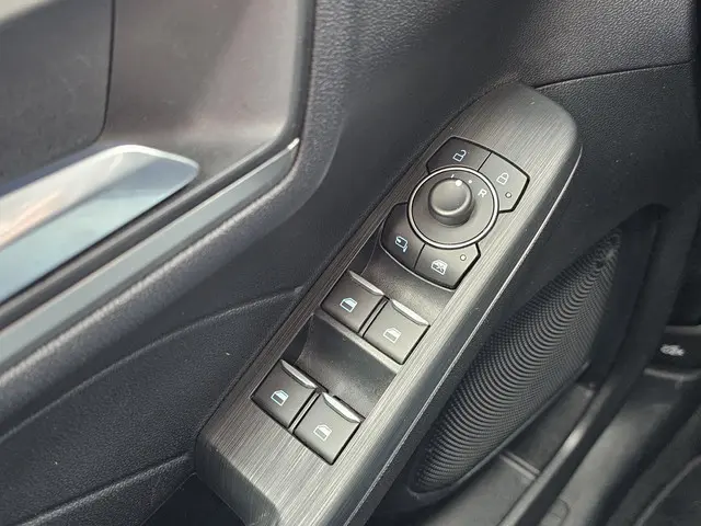 Ford Kuga 2.5 PHEV Titanium 2022 Hybride Benzine 12