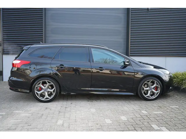 Ford Focus Wagon 2.0 EcoBoost ST-3 2014 Benzine 12