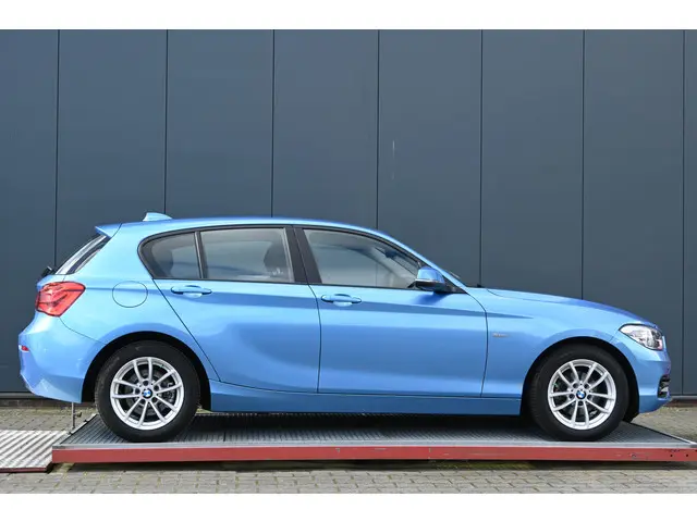 BMW 1 Serie 118i Corporate Lease Executive 2017 Benzine 2