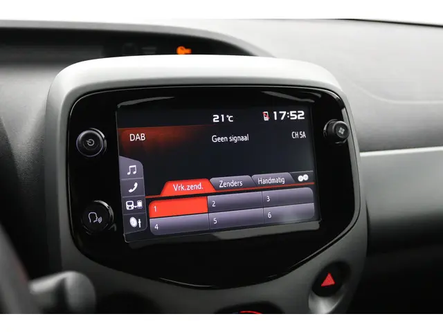 Toyota Aygo 1.0 VVT-i x-play 2021 Benzine 42