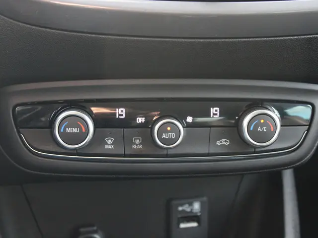 Opel Crossland 1.2 Turbo Elegance 2022 Benzine 25