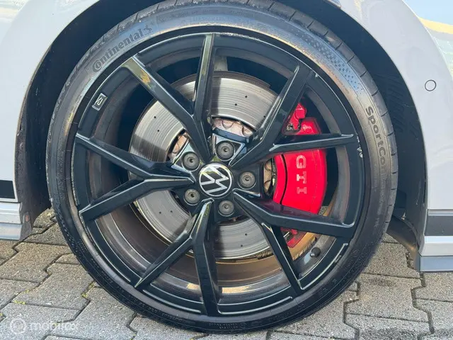 Volkswagen Golf 2.0 TSI GTI CLUBSPORT 2021 Benzine 16