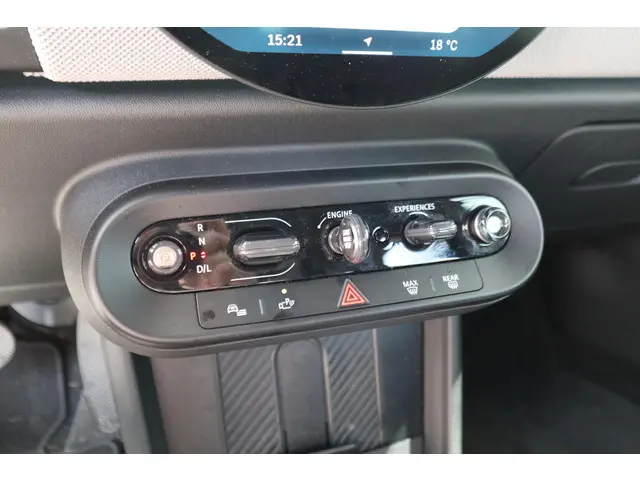 MINI 5-Deurs Cooper C 2024 Benzine 15