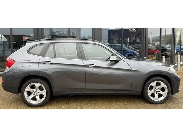 BMW X1 sDrive20i Executive 2015 Benzine 4