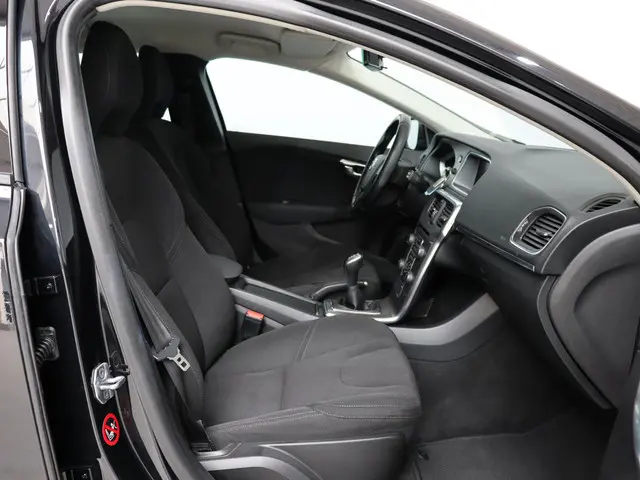 Volvo V40 1.6 T2 Momentum 2014 Benzine 9