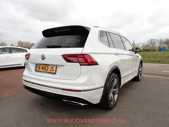 Volkswagen Tiguan Allspace 1.5 TSI R-LINE 2021 Benzine 4