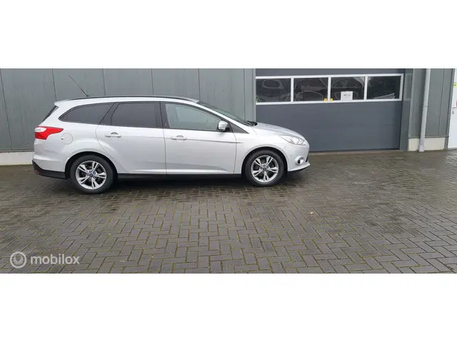 Ford Focus Wagon 1.0 EcoBoost Titanium 2013 Benzine 4