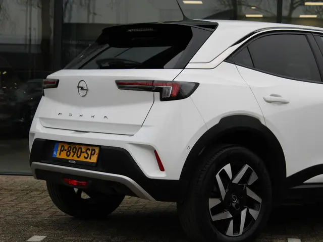 Opel Mokka 1.2 Business Elegance 2022 Benzine 11