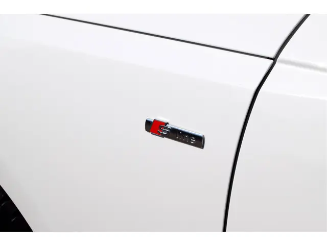 Audi A4 Avant 40 TFSI quattro S edition 2022 Benzine 37