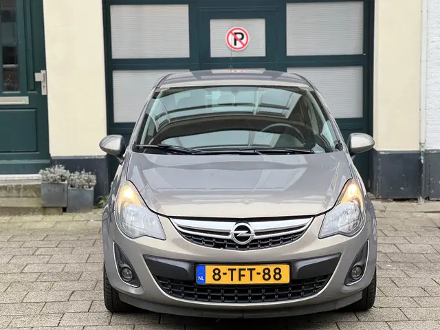 Opel Corsa 1.2-16V Design Edition 2014 Benzine 4