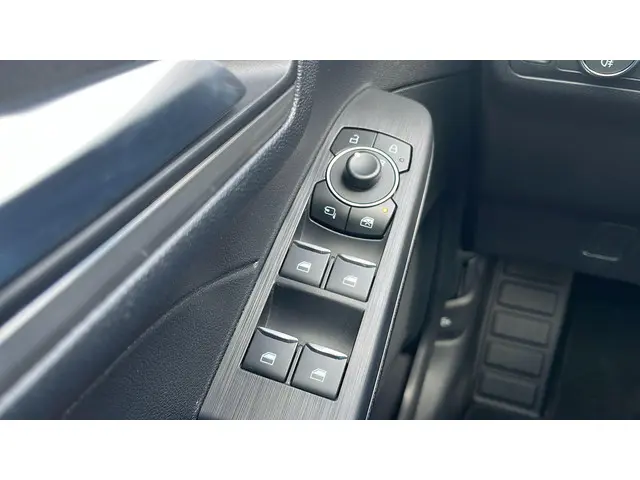 Ford Kuga 2.5 PHEV Titanium 2024 Hybride Benzine 23