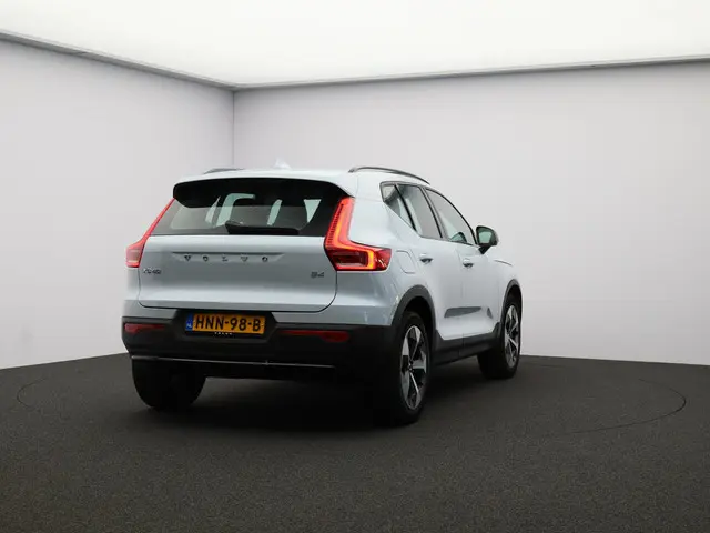 Volvo XC40 2.0 B4 Plus Dark 2025 Benzine 30