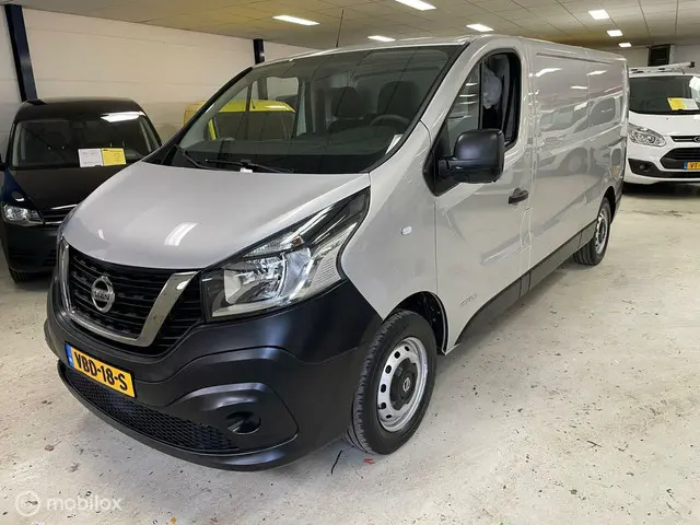 Nissan NV300 2