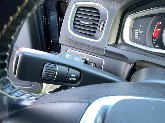 Volvo V60 1.5 T3 Nordic+ R-DESIGN AUTOMAAT 2017 Benzine 27