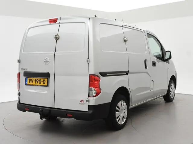 Nissan NV200 2