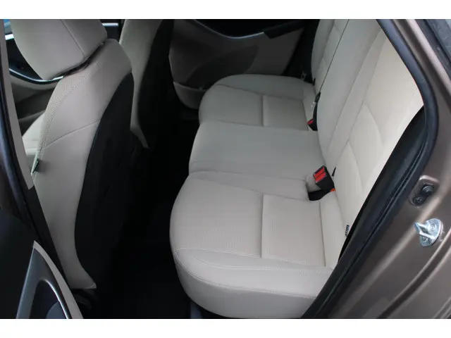 Hyundai i30 1.6 GDI i-Vision Automaat 2012 Benzine 17