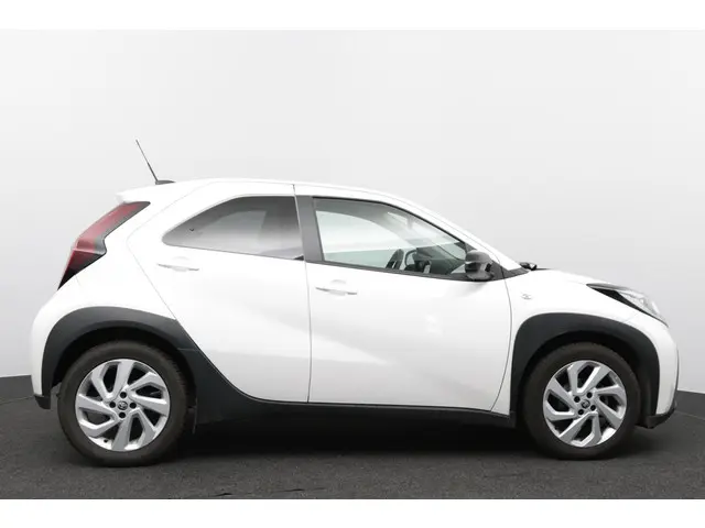 Toyota Aygo X 1.0 VVT-i MT first 2023 Benzine 7