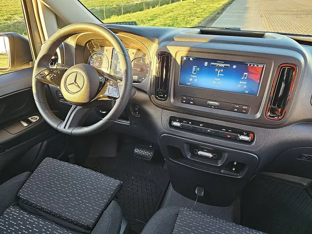 Mercedes-Benz Vito 114 2024 Diesel 8