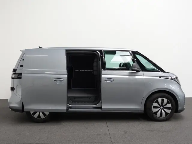 Volkswagen ID. Buzz Cargo 77 kWh 204pk 2023 Elektrisch 27