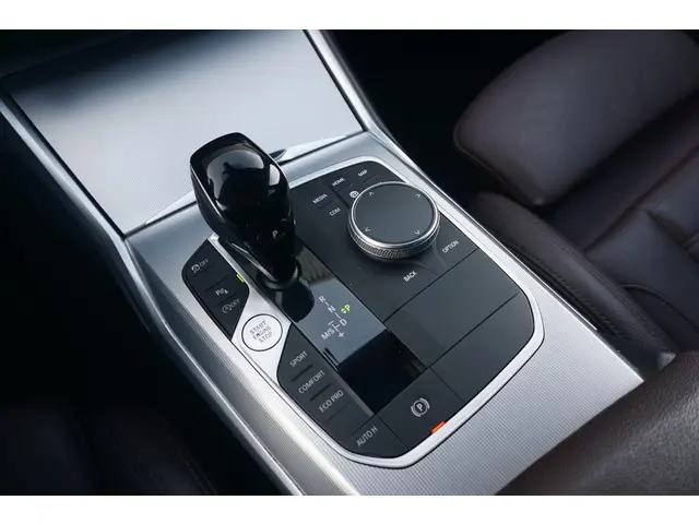 BMW 3 Serie Sedan 320i 2022 Benzine 18