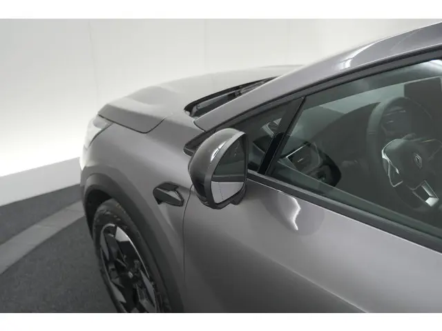 Renault Captur Mild Hybrid 160 EDC Techno 2025 Benzine 19